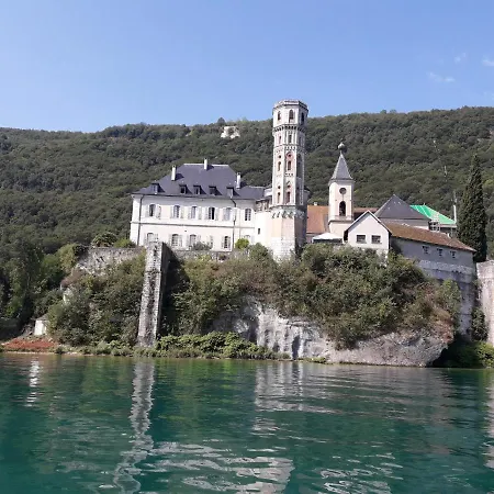 Le Perle D Eau 3 Etoiles Grand Port A Aix Les Bains Apartment